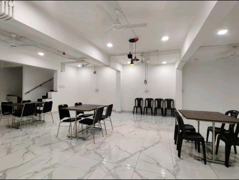 Hotel BSH Group Bed and Breakfast in Noida