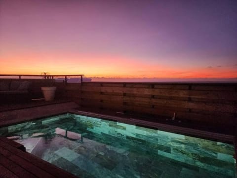 Villa Paco entre Terre et Mer piscine balinaise - vue imprenable Ocean Indien Villa in Saint-Paul