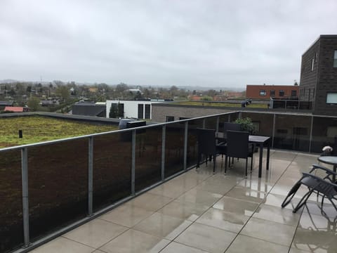 Stor lejlighed tæt på Århus C. Stor tagterrasse Apartamento in Aarhus