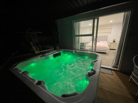 Hot Tub, Spa and wellness centre/facilities