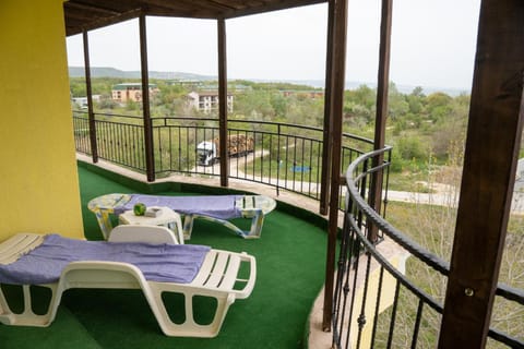 View (from property/room), Balcony/Terrace, Sea view, sunbed