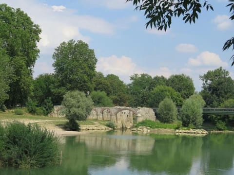 Nearby landmark, Day, Natural landscape, Canoeing