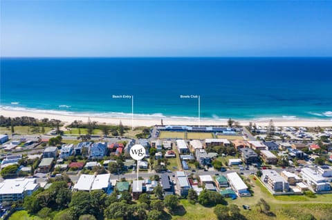 Neighbourhood, Bird's eye view, Beach, Location