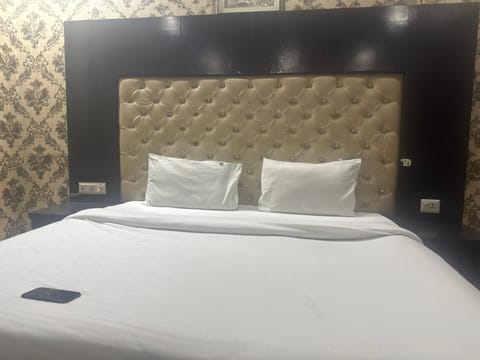 Hotel city point Hotel in Gurugram