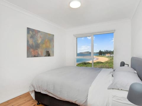Surfside Beach Pad - 2 minutes to beach House in Pittwater Council
