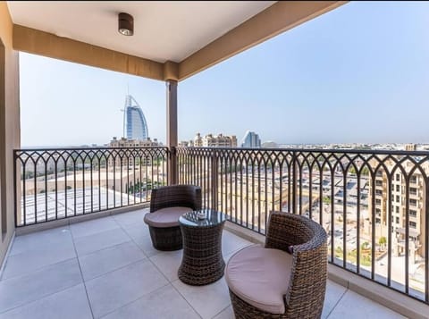 Day, View (from property/room), Balcony/Terrace, Seating area, City view