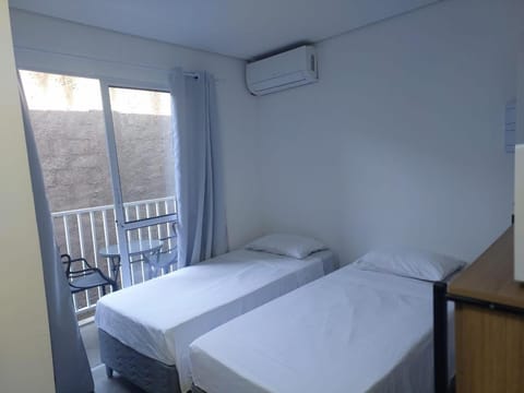 Bed, Photo of the whole room, Bedroom, air conditioner