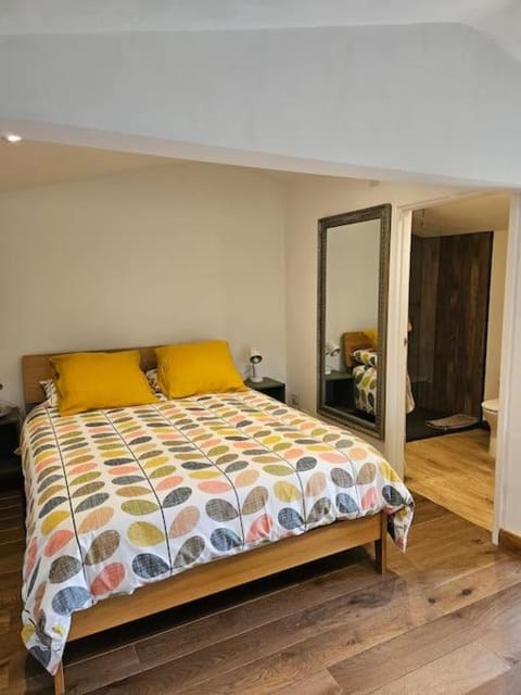 Treetops Lodge, private parking & garden Maison in Mount Hawke