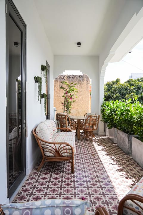 Balcony/Terrace, Seating area, furniture