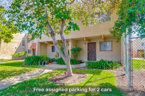 Entire Private Spacious 3-Bedroom Home w Parking & Pool, Prime Location House in La Mesa