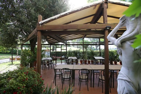 Restaurant/places to eat, Garden