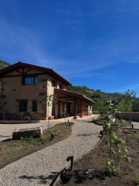 Property building, Spring, Off site, Day, Natural landscape, Garden, Mountain view