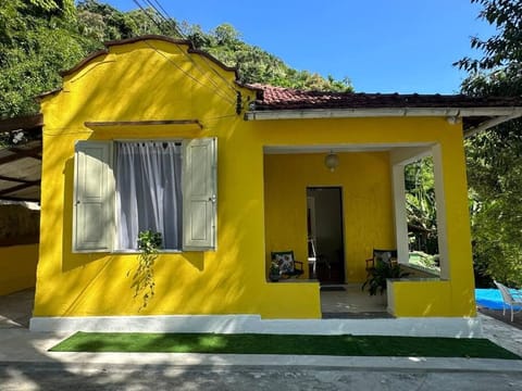 Casa com vista panorâmica do RJ e Niterói House in Niterói
