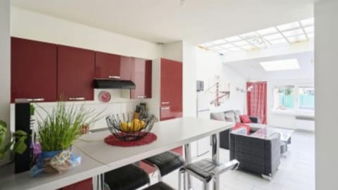 Spacieuse maison avec chambres et salle de bain privées en colocation à 10 min de Lille Bed and Breakfast in Lille