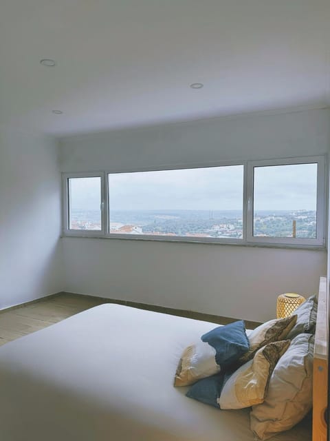 Natural landscape, Bedroom, City view