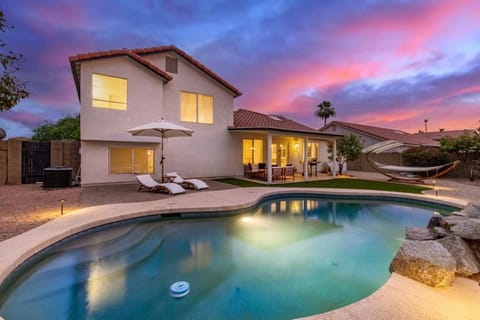 5BR Citrus Family Estate-Sleeps 13-Free Htd Pool-Gameroom House in Mesa