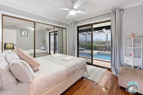 Aircabin - Fountaindale - 4 Beds Spacious House Haus in Berkeley Vale