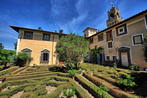 Property building, Garden