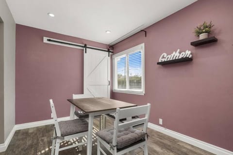 Newly Remodeled Home in the Heart of Orange County Casa in Midway City