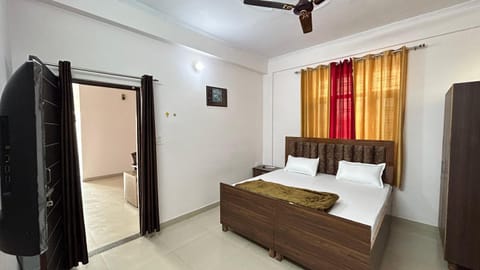 Sonakshi Home Stay Bed and Breakfast in Rishikesh