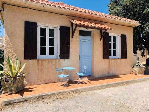 Maison de plain-pied à 8 km de la mer House in Belgodère