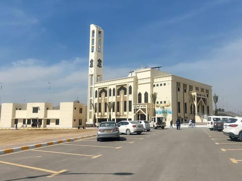 Day, Landmark view, Location, Parking