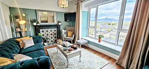 Harbour & Mountain Views, Porthmadog House, Sleeps 9, 4 Bedrroms, 2.5 Bathrooms House in Porthmadog