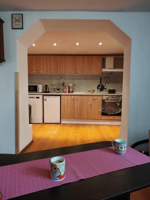 Newly renovated 2 Bed ground floor flat in Haskovo Apartment in Burgas Province