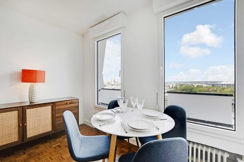 Amazing panoramic view facing Parc de La Villette - Apartment 4P Apartment in Pantin