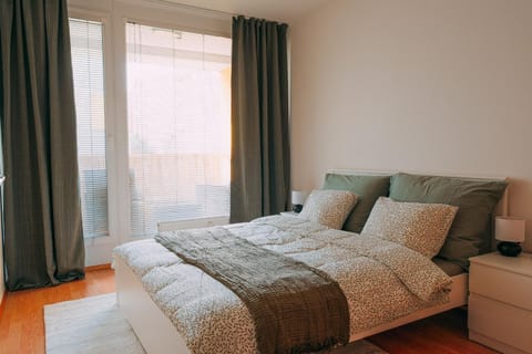 Apartmán u METRA, 4 hosté, parking free, blízko O2 arena Apartment in Prague