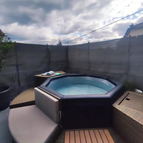 Hot Tub, Hot Tub, Spa and wellness centre/facilities, Open Air Bath