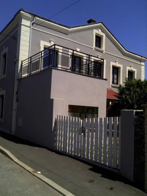 Property building, Street view