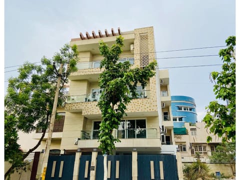 Property building, Facade/entrance, View (from property/room)