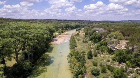 Charming Blanco Riverfront Cottage Haus in Wimberley