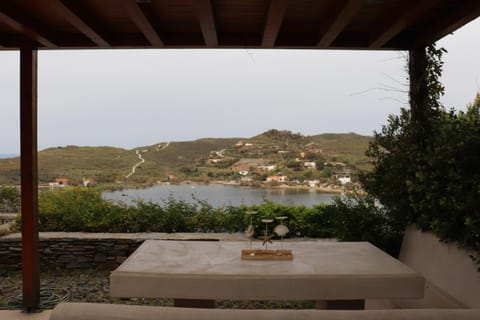 House garden House in Kea-Kythnos