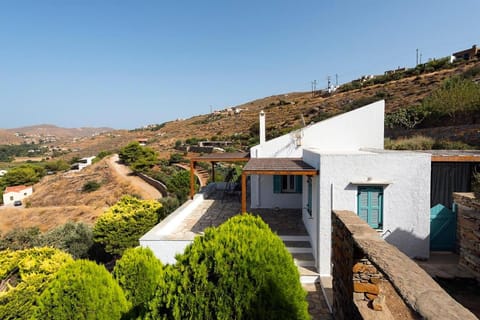 House garden House in Kea-Kythnos