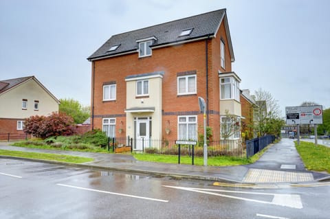 Property building, Neighbourhood, Garden, Other, Street view