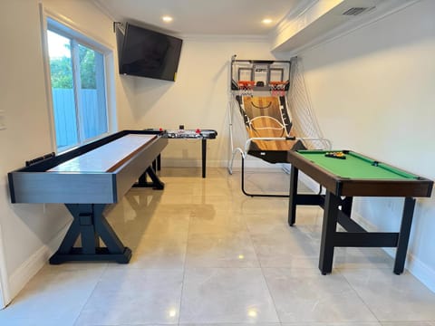 Game Room, Game Room