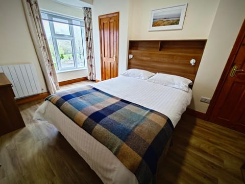 Mountain View Accommodation Bed and Breakfast in Donegal City