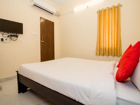 Bed, TV and multimedia, Bedroom, air conditioner