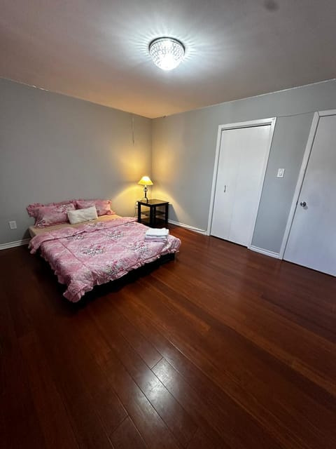 Value for Money Room in Brampton 2 Vacation rental in Brampton