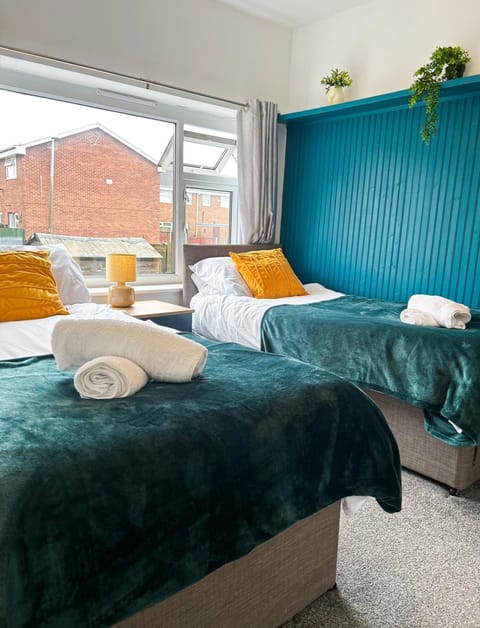 Lovely 3 bedroom home in Manchester -Sleep 7 Apartment in Salford