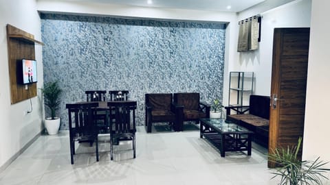 Marina Heritage & Home Serviced Apartment Bed and Breakfast in Gurugram