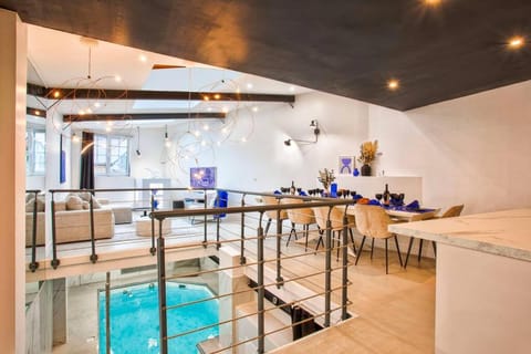 Dining area, Pool view, Swimming pool