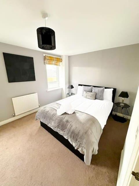 Luxury 3 Bedroom House With FREE Parking Apartment in Newcastle upon Tyne