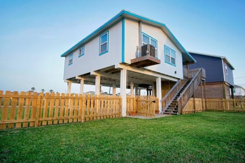 Property building, Garden, Garden view