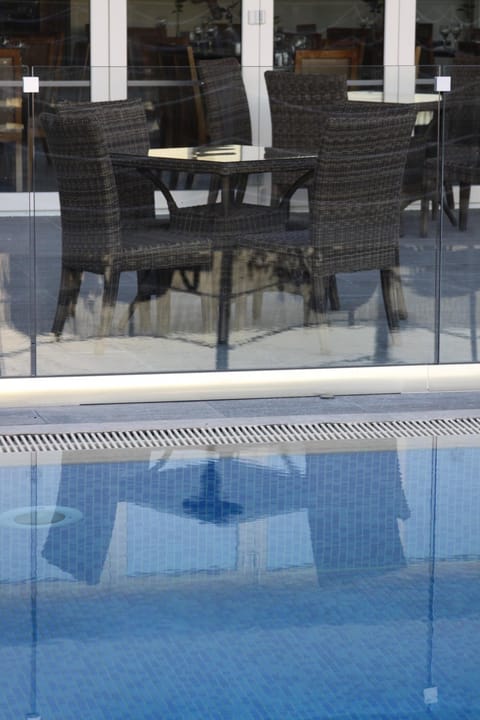 Lounge or bar, Swimming pool, Swimming pool