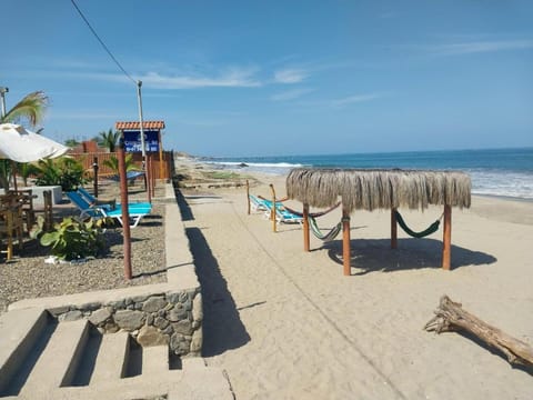 Casuarinas del Mar Chalet Playa Caballito de Mar Apartment hotel in Canoas de Punta Sal