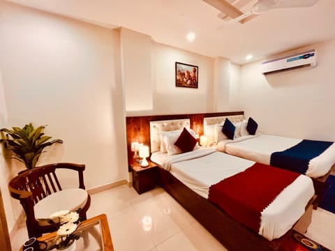Sandhya INN Hotel in Rishikesh