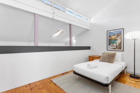 13 Cottesloe - Steps From Beach - Sleeps 3 Apartment in Perth